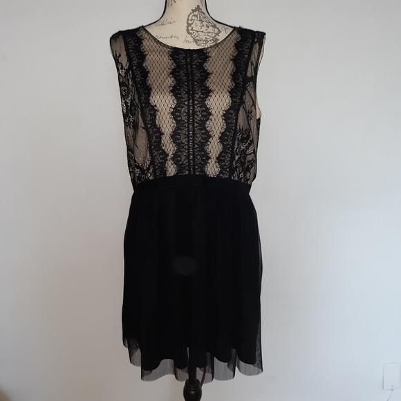 Xhilaration Dresses & Skirts - Xhilaration XXL Black and Nude Dress